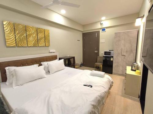 1 Bedroom Studio Apartment- Close to BKC