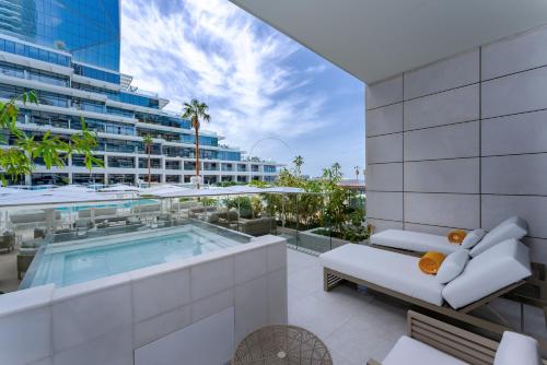 FIVE LUXE - image 14