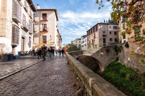 Chezmoihomes Alhambra Dreams - Luxury & Romantic Hideaway - image 10