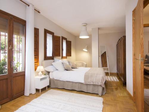 Chezmoihomes Alhambra Penthouse - main image