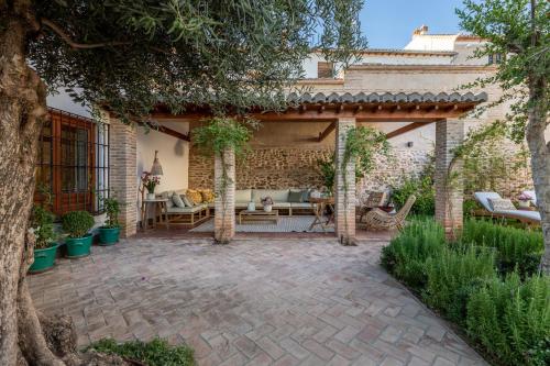 ChezmoiHomes Carmen de Apperley - image 2