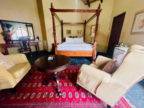 Standard Queen Room image 2