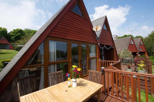 Chalet 98, Deal (photo 3)