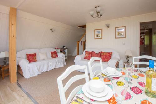 Chalet 98, Deal (photo 6)