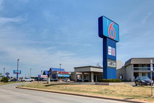 Motel 6-Mount Pleasant, TX