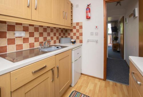 Chalet 99, Deal (Foto 10)