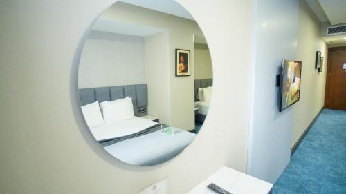 Classic Triple Room image 5