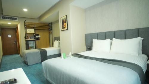 Classic Triple Room room in Dosso Dossi Hotels Old City
