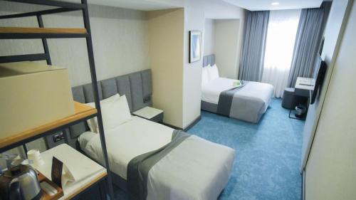 Classic Triple Room image 1