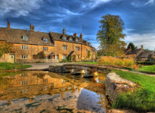 Tranquil cottage in heart of Cotswolds in Brokenborough
