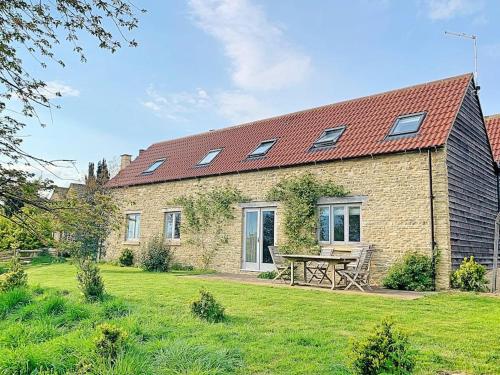 Tranquil cottage in heart of Cotswolds in Brokenborough