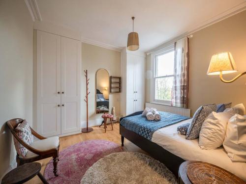 Pass the Keys Stylish London Flat near Station - Victoria 20 min