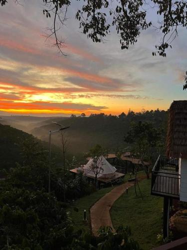 The Homilá Bảo Lộc - Hill View Bungalow & Glamping