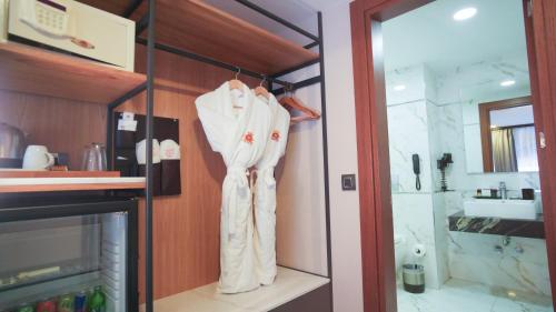 Executive Suite image 5