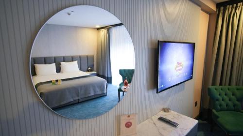 Executive Suite image 8