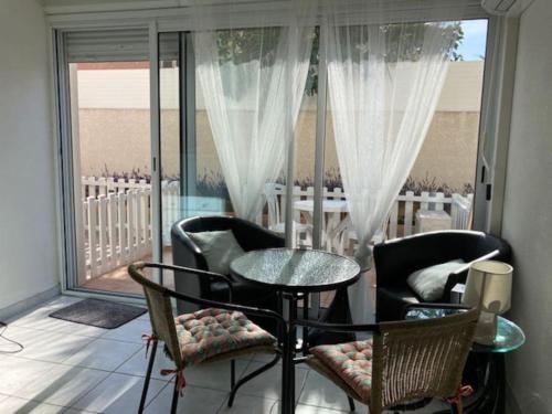 Studio 513, Port Soleil B3 au village naturiste in Agde