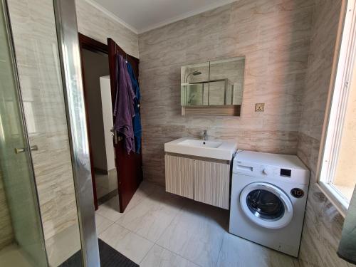 Lovely 1-Bed Apartment in Luanda