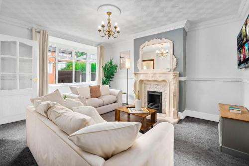 Luxurious 3 Bedroom House with Parking 73B - Top Rated - Netflix - Wifi - Smart TV gîte à louer Holly Lane