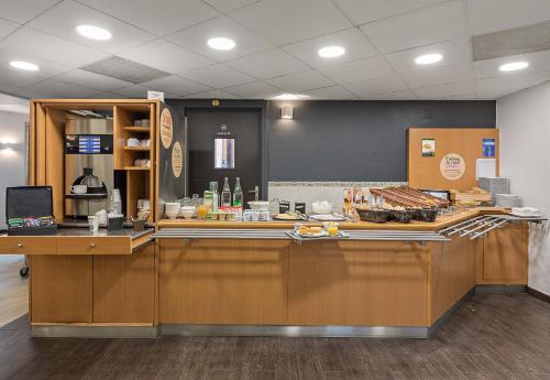 ibis Rouen Centre Rive Gauche St Sever - image 3
