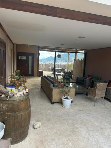 陽台/露台, 瑪卡莎酒店 (Hotel Makasa) in 莫亨特