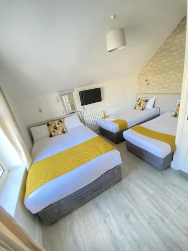 The Town House Hotel - image 3