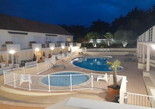 Piscina, RÉSID'AZUR APPARTEMENT T2-PMR- Piscine privée (RESID'AZUR APPARTEMENT T2-PMR- Piscine privee) in Saint-Jean-de-Monts