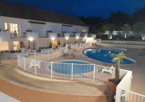 Piscina, RÉSID'AZUR APPARTEMENT T2-PMR- Piscine privée (RESID'AZUR APPARTEMENT T2-PMR- Piscine privee) in Saint-Jean-de-Monts