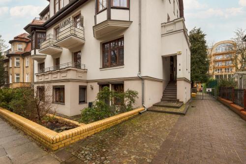 Charming Apartment Located near the Promenade in Świnoujście by Noclegi Renters - image 4