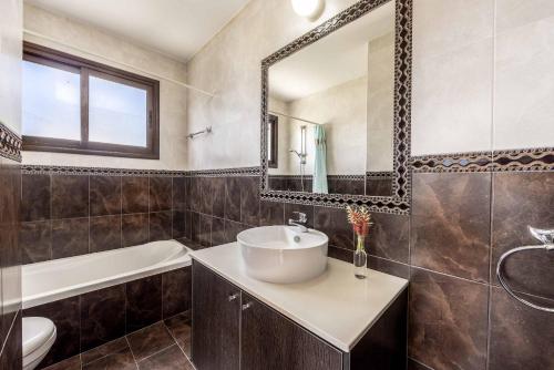 Three-Bedroom Villa image 3
