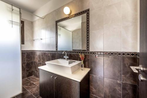 Three-Bedroom Villa image 1
