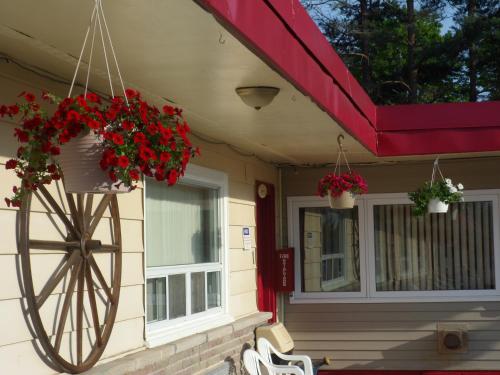 A szálláshely kívülről, The Silver Birch Motel in Blue Water Beach (ON)