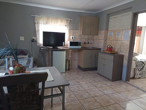 Villa Luca Guesthouse & Chalets in Swartruggens