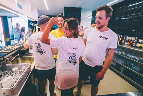 AMISTAT City Hostel Barcelona - image 2