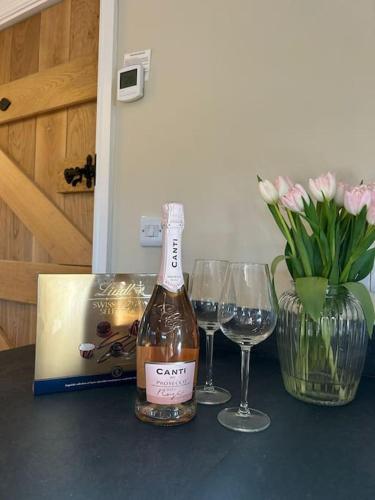 A family and dog friendly haven, The Hayloft. in Sweffling