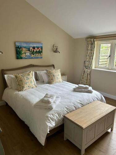 A family and dog friendly haven, The Hayloft. in Sweffling