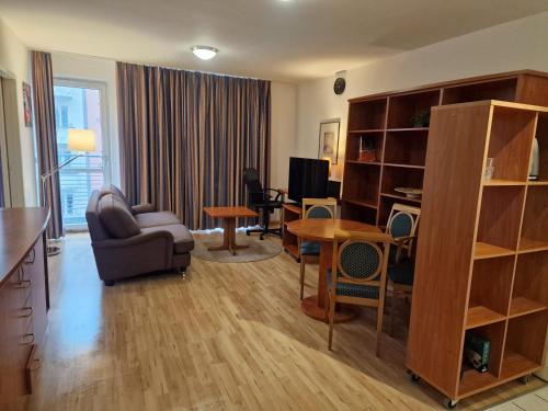 TopDomizil - Apartments "Residenz Prenzelberg" near Mauerpark Flea Market