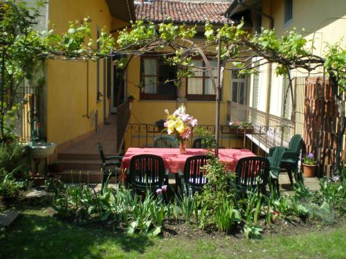 Casa Mario Lupo - Apartments and Rooms, Bergamo