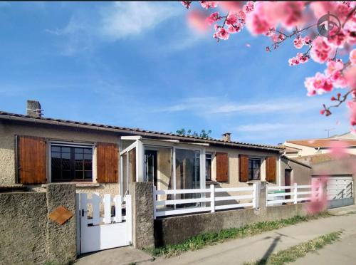 Maison plein-pied climatisée avec garage et jardin/terrasse