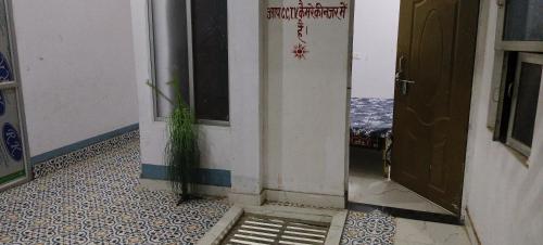 Iekārtas, Maa durga guest house in Ghazipur