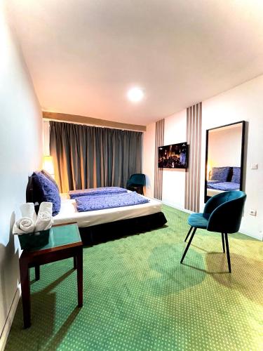 room detail thumbnail 0