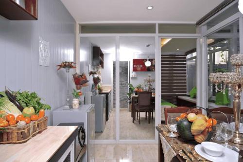 Golden V Grandeuria Unit E in Malolos