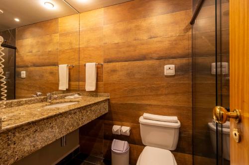 532286366 Hotel Cassino Tower Curitiba Aeroporto By Nacional Inn