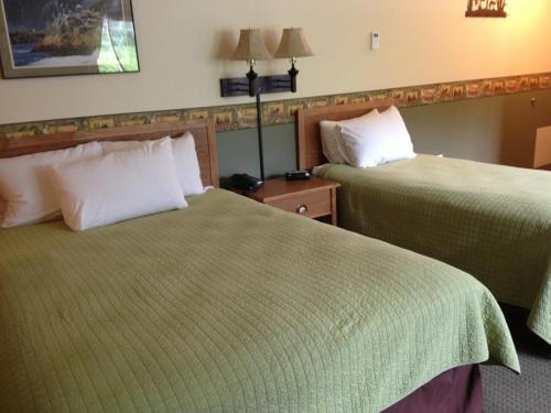 Longliner Lodge and Suites The 3-star Longliner Lodge and Suites offers comfort and convenience whether youre on business or holiday in Sitka (AK). The property offers guests a range of services and amenities designed to provi