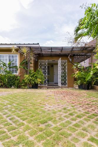 Botanic Bliss Living in Kingston in แคมเพอร์ดาวน์