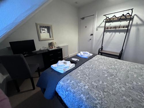 Double Room with Shared Bathroom