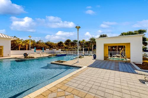 Carillon Beach Inn - image 2