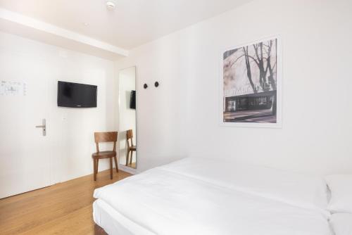 Fred Guest House Hauptbahnhof - Self Check-in - image 2