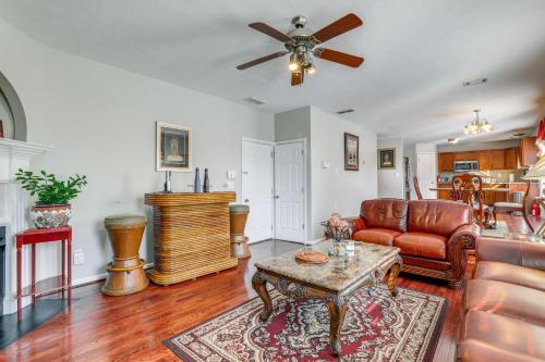 Spacious Snellville Home 28 Mi to Atlanta! in Snellville, USA