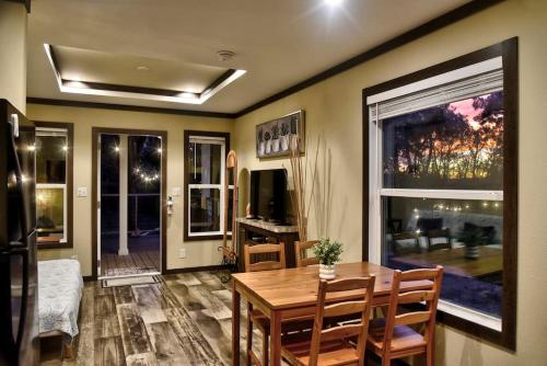 Lone Star Tiny Home - 15 minutes to downtown in Austin, USA
