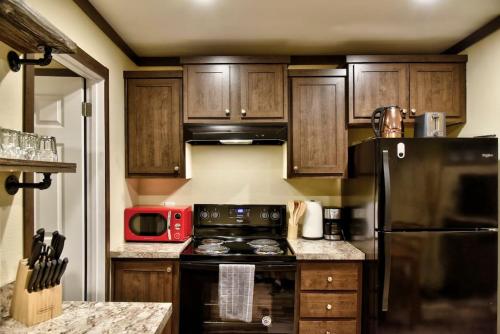 Lone Star Tiny Home - 15 minutes to downtown in Austin, USA